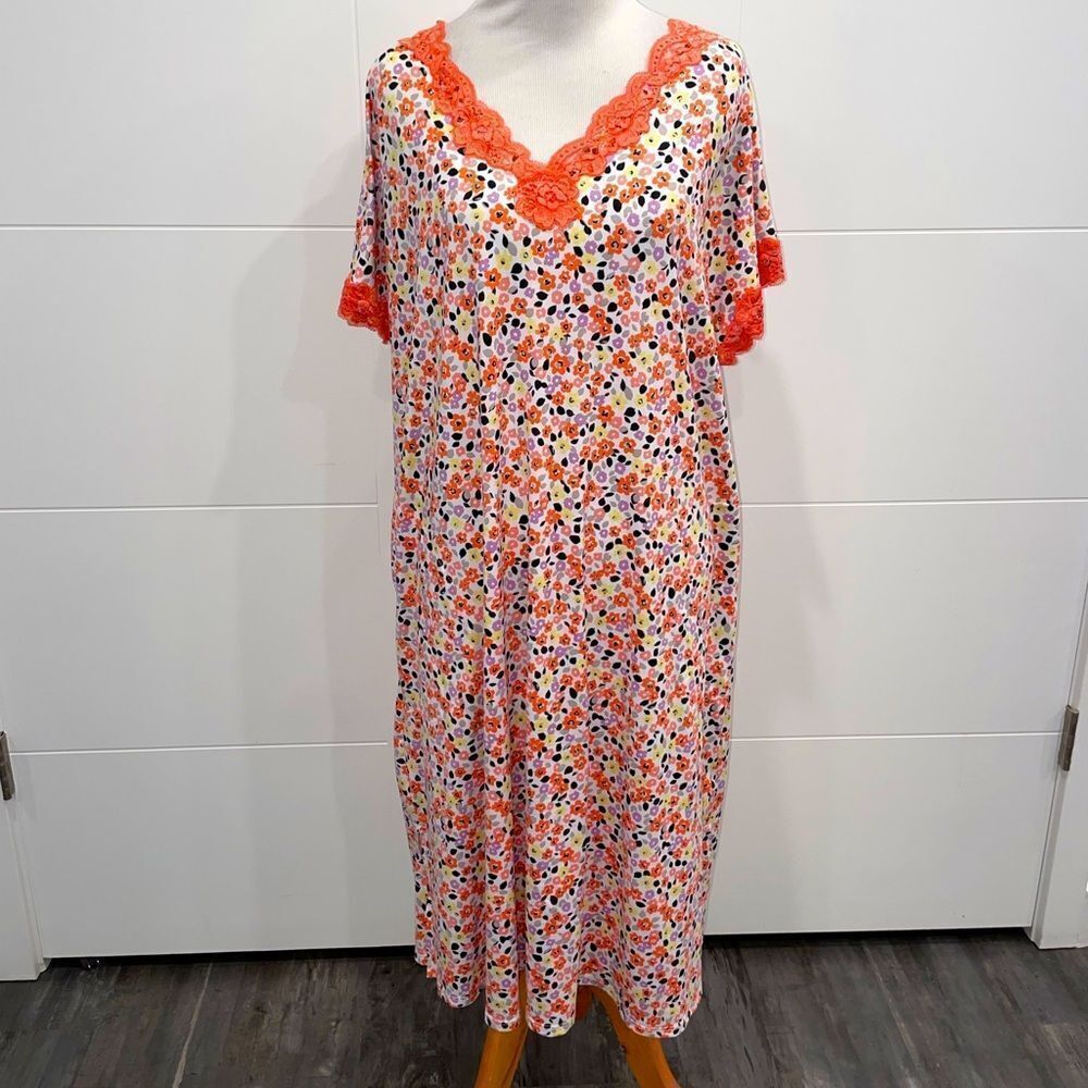 NWT Secret Treasures night gown